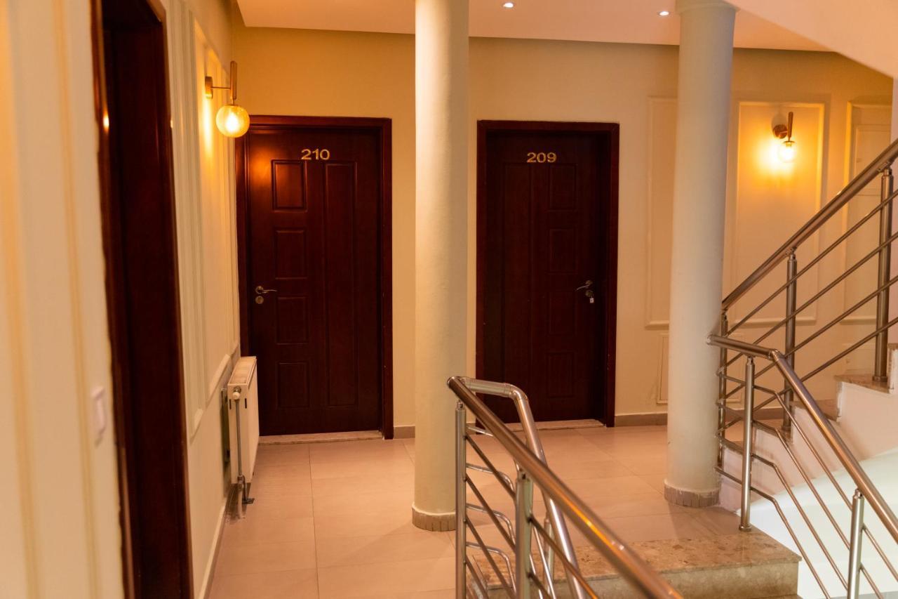 Hotel United Pristina Exterior foto