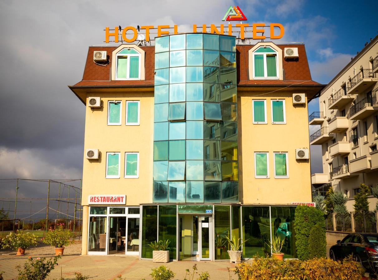 Hotel United Pristina Exterior foto